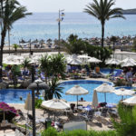 PMI03_Hipotel Hipocampo Playa_pool_meeresblick